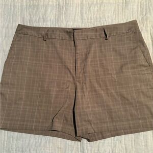 Under Armour Men's Tan Plaid Shorts - Size 40.